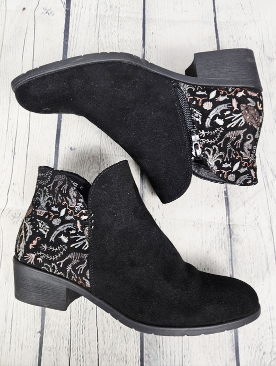 Vangelo Shoes - VANGELO | side zip faux suede leather embroidered heeled ankle boot